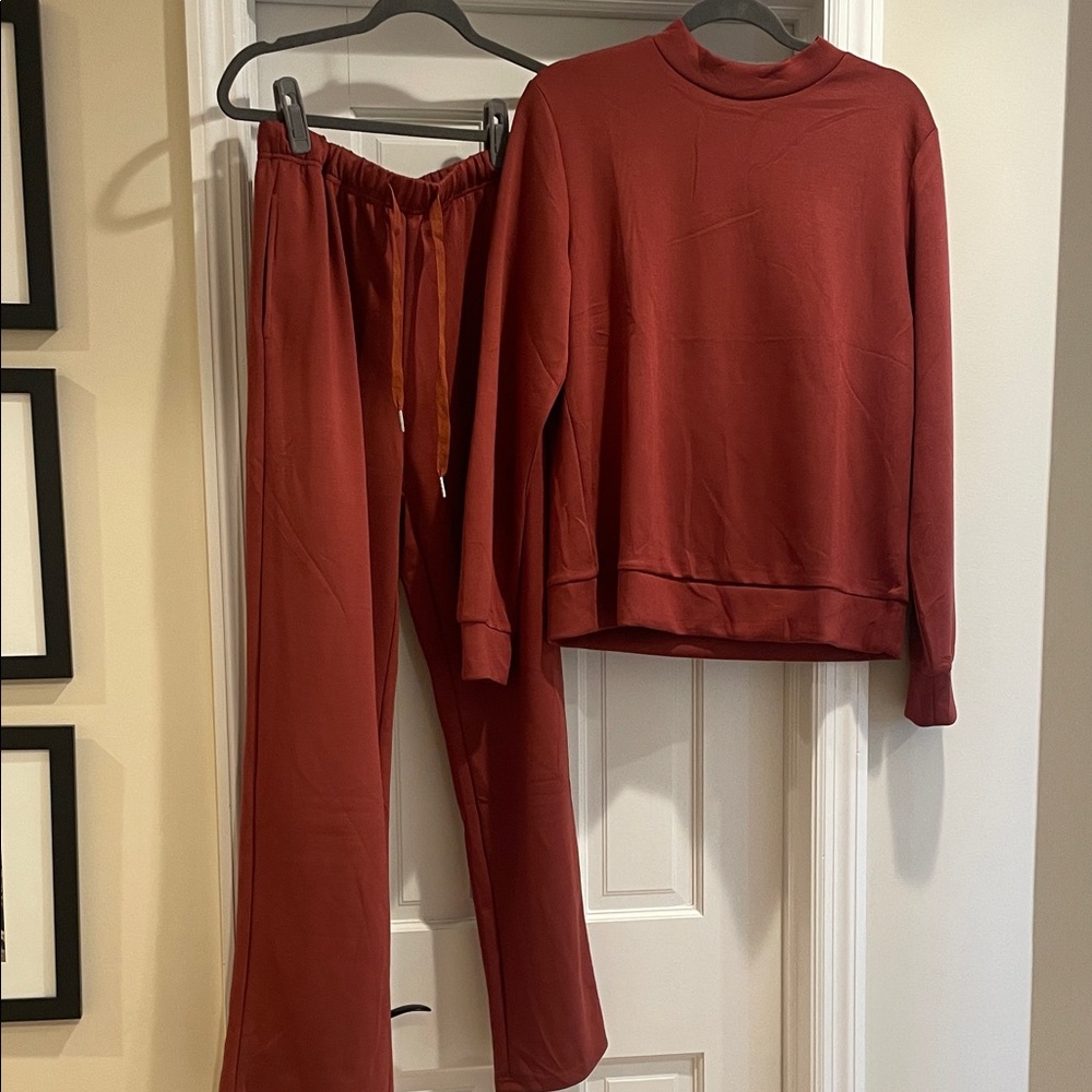 Amazon Women's Rust Red Lounge Set